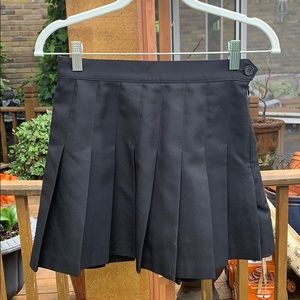 American apparel pleated skirt